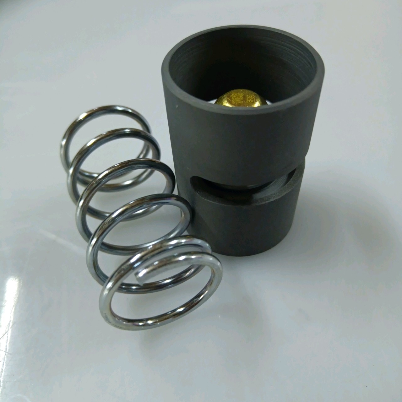 Temperature Control Valve 2117381 2117382 2117383 for GD CompAir Screw Air Compressor